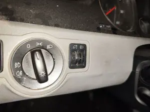 Foto de MANDO LUCES VOLKSWAGEN PASSAT BERLINA (3C2) 2.0 TDI (140 CV / 103 KW) referencia 3C9953513AGFKZ