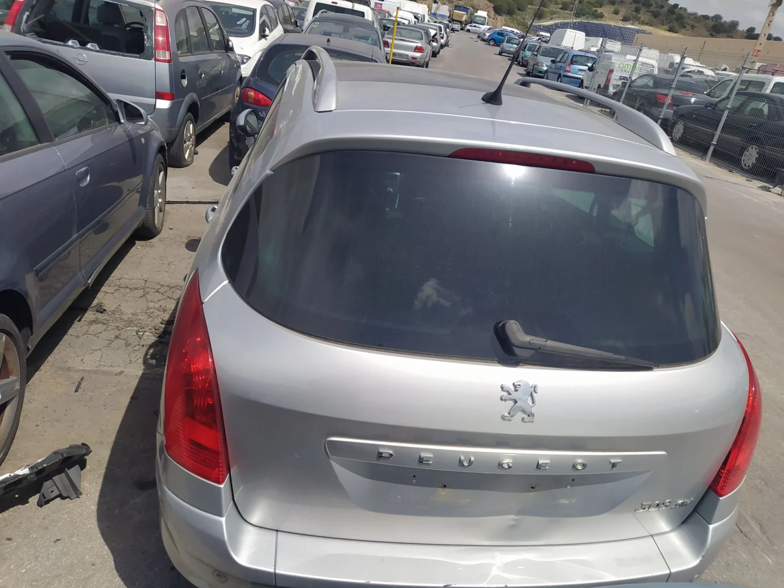 Foto de BASE DE ANTENA PEUGEOT 308 SW 2.0 16V HDi FAP CAT (RHR / DW10BTED4) (136 CV / 100 KW)