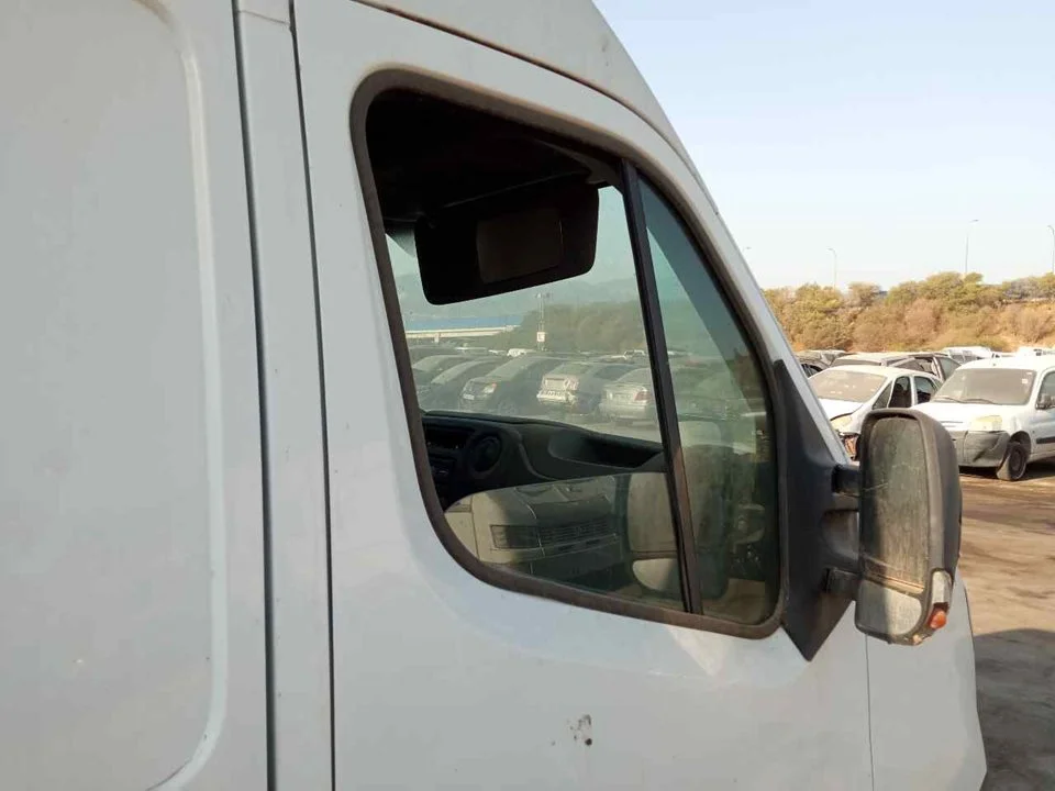 Foto de LUNA DELANTERA DERECHA NISSAN NV400 FURGON (X62) 2.3 dCi Diesel CAT (125 CV / 92 KW)