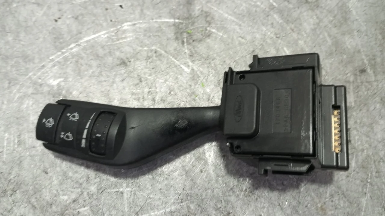 Foto de MANDO LIMPIA FORD FOCUS BERLINA (CAP) 4M5G6007XD referencia 4M5T17A553BD