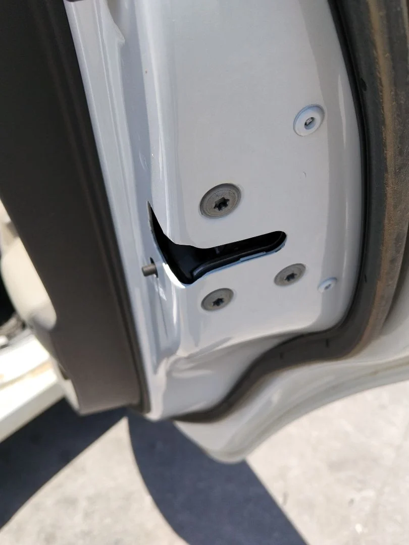 Foto de CERRADURA PUERTA TRASERA DERECHA NISSAN MICRA (K14) 1.0 12V CAT (71 CV / 52 KW) referencia 825015FA0A