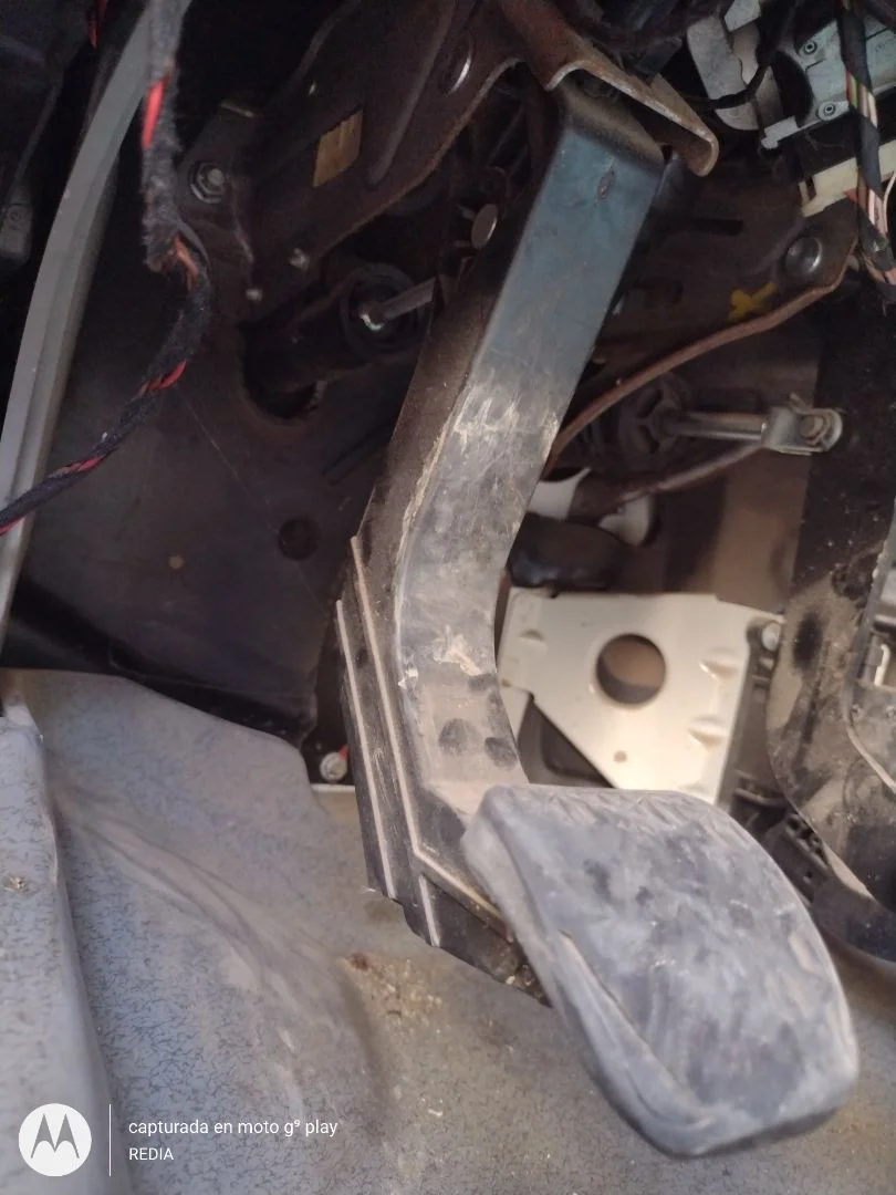Foto de PEDAL EMBRAGUE VOLKSWAGEN CRAFTER FURGÓN (2E) 2.5 TDI DPF (109 CV / 80 KW)