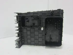 Foto de CAJA RELES / FUSIBLES SEAT TOLEDO (5P2) 1.9 TDI (105 CV / 77 KW) referencia 1K0937124K foto 2