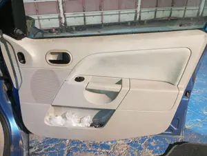 Foto de GUARNECIDO PUERTA DELANTERA DERECHA FORD FIESTA (CBK) 1.4 16V CAT (80 CV / 59 KW) referencia 1378817 foto 3