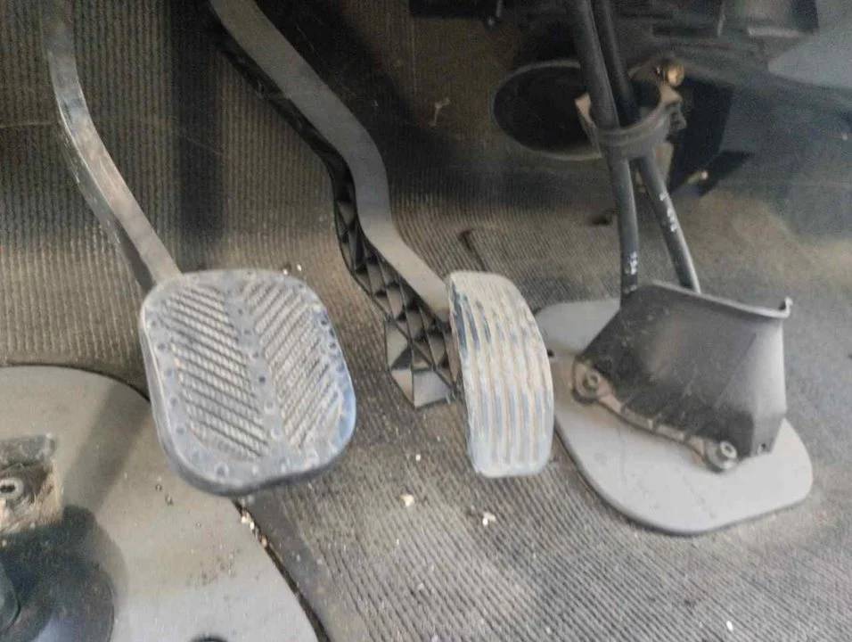 Foto de PEDAL ACELERADOR FIAT DUCATO II CAMIÓN 2.8 JTD (146 CV / 107 KW)
