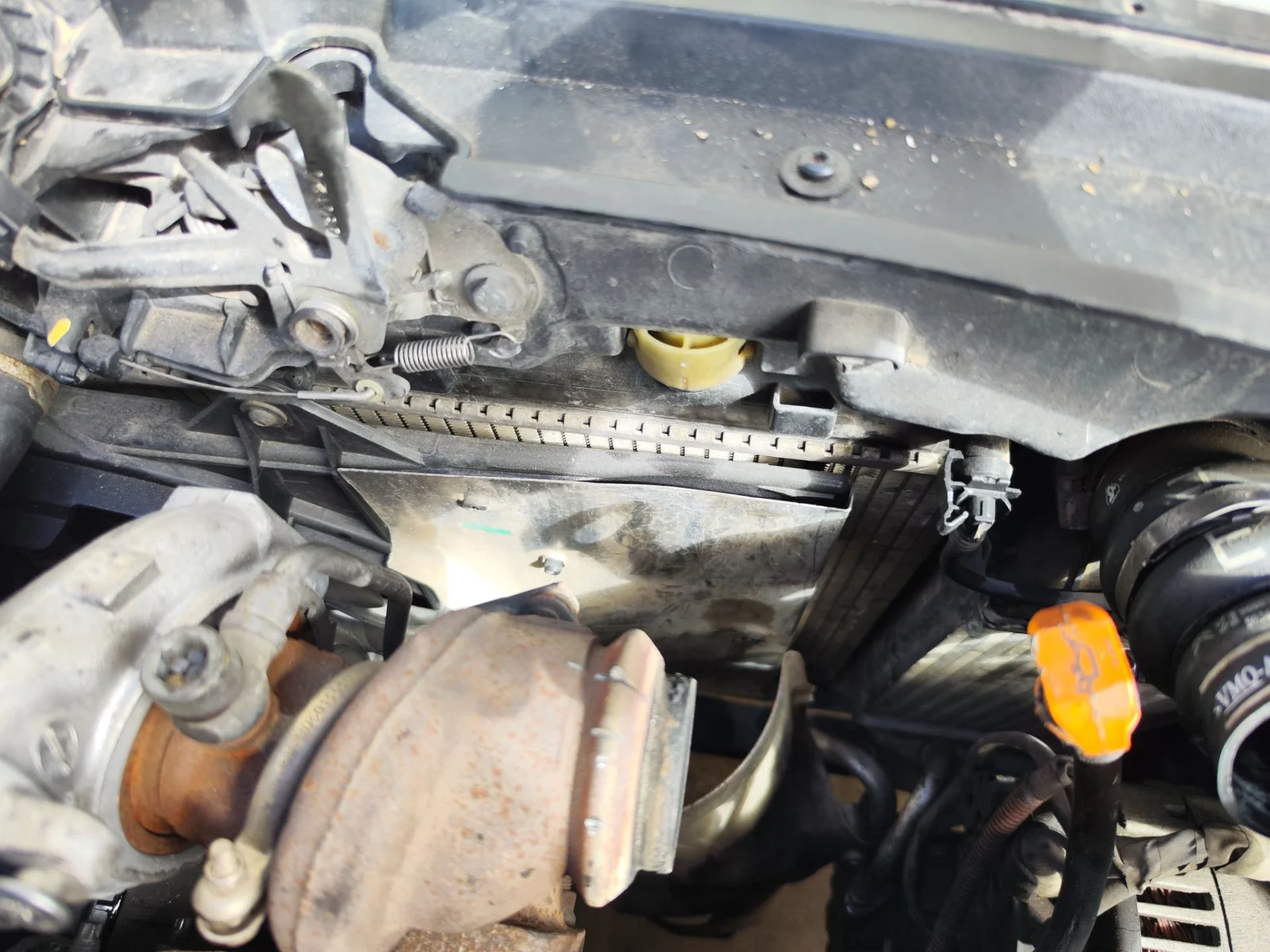 Foto de CONDENSADOR / RADIADOR AIRE ACONDICIONADO PEUGEOT 207 1.6 16V HDi (90 CV / 66 KW) referencia 6455HG