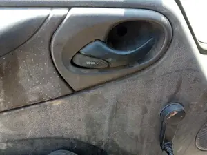 Foto de MANETA INTERIOR DELANTERA IZQUIERDA FORD TRANSIT CAJA ABIERTA (FY) 2.4 TDE CAT (125 CV / 92 KW)