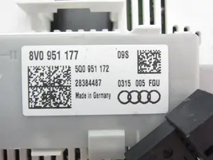 Foto de NO IDENTIFICADO AUDI RS 3 SPORTBACK (8VA) 2.5 20V TFSI (367 CV / 270 KW) referencia 8V0951177 foto 3