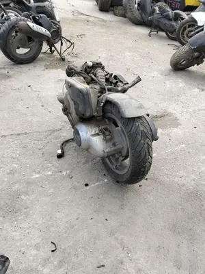 Foto de MOTOR COMPLETO PIAGGIO (VESPA) FLY PIAGGIO FLY 125 (2013 -->) 124 cm3 - 8.9 kW (4 tiempos) (0 CV / 0 KW) foto 2