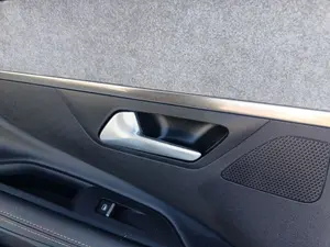 Foto de MANETA INTERIOR TRASERA IZQUIERDA PEUGEOT 3008 1.5 Blue-HDI FAP (131 CV / 96 KW)