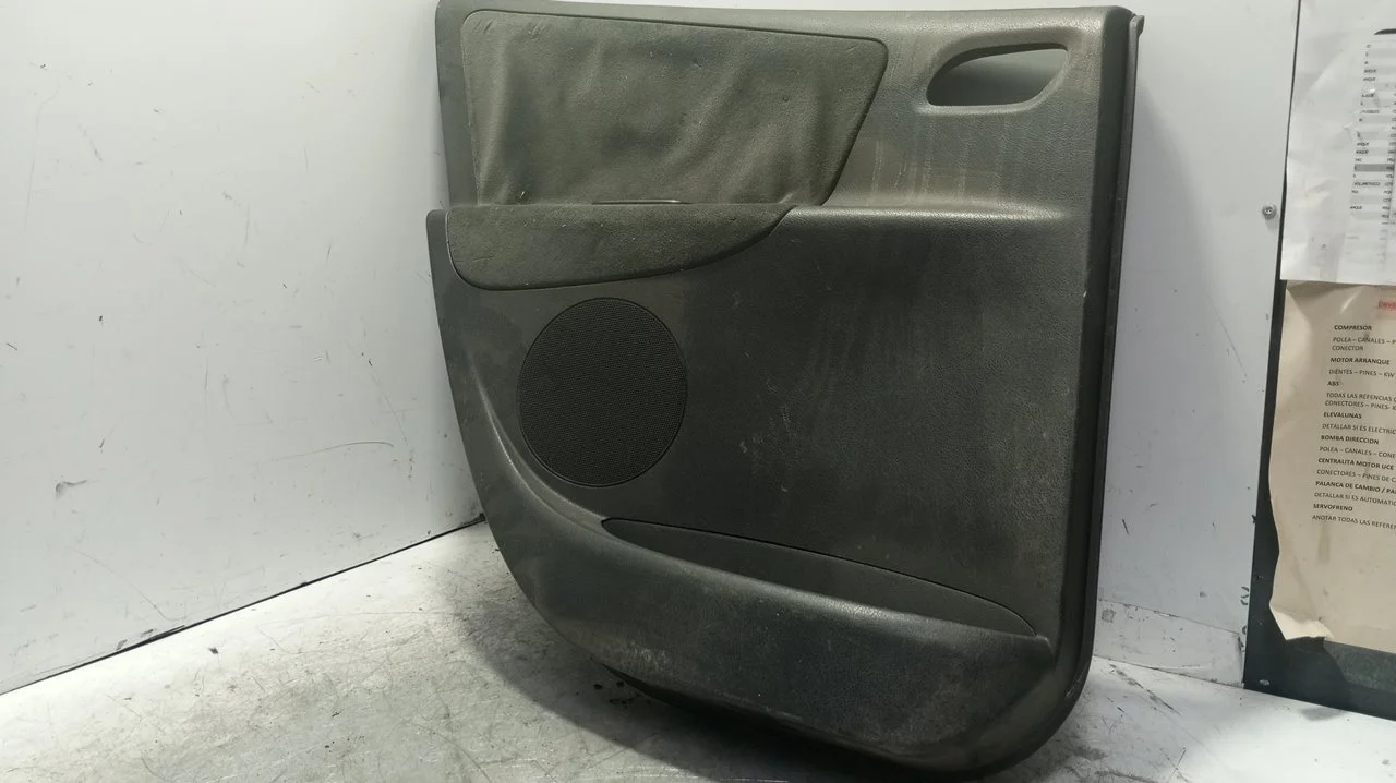Foto de GUARNECIDO PUERTA TRASERA IZQUIERDA PEUGEOT 207 1.6 HDi FAP CAT (9HZ / DV6TED4) (109 CV / 80 KW) referencia 2176440
