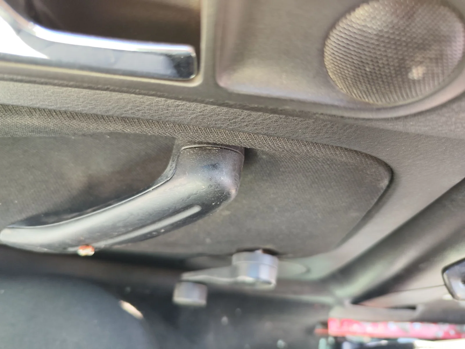 Foto de MANETA ELEVALUNAS TRASERA IZQUIERDA VOLKSWAGEN GOLF IV BERLINA (1J1)(10.1997) 1.9 TDI (90 CV / 66 KW)