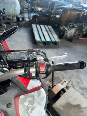 Foto de BOMBA FRENO DELANTERA HONDA CRF 1000L AFRICA TWIN 998 cm3 - 70 kW (95 CV / 70 KW) foto 2