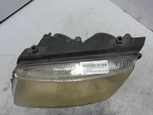 Foto de FARO DERECHO VOLKSWAGEN PASSAT BERLINA (3B2) referencia 153873 foto 3