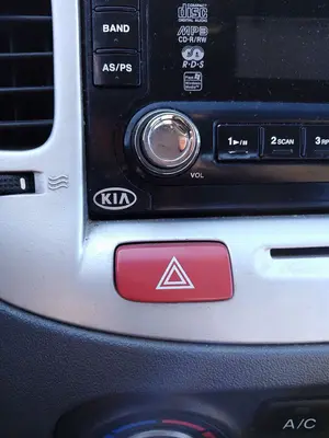 Foto de WARNING KIA RIO (JB) 1.5 CRDi (110 CV / 81 KW)