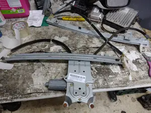Foto de ELEVALUNAS DELANTERO DERECHO CITROEN XSARA PICASSO 1.6  (95 CV / 70 KW) referencia 0130821900