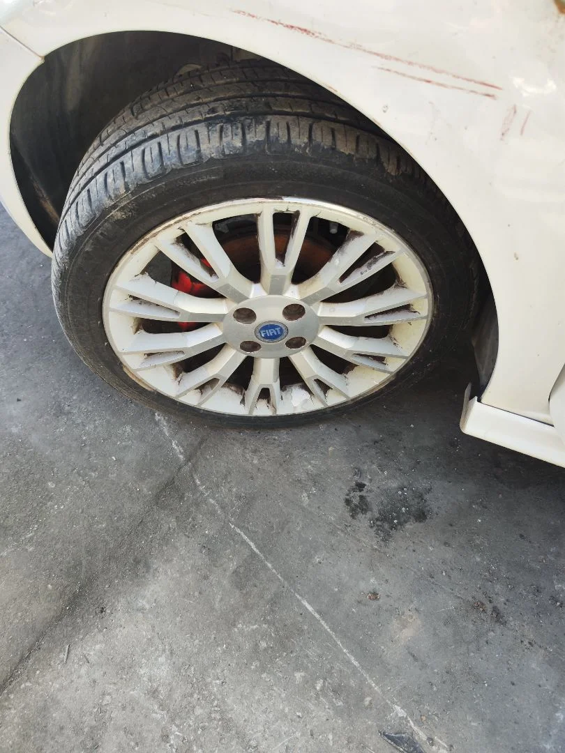 Foto de LLANTA FIAT GRANDE PUNTO (199) 1.4 (95 CV / 70 KW) referencia 0071752372