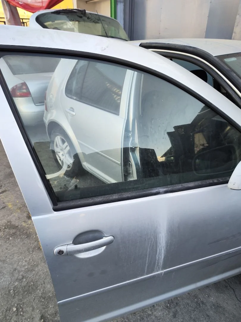 Foto de LUNA DELANTERA DERECHA VOLKSWAGEN GOLF IV BERLINA (1J1)(10.1997) 1.9 TDI (131 CV / 96 KW)