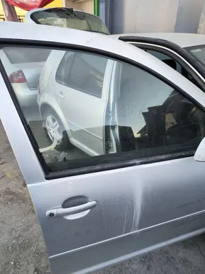 Foto de LUNA DELANTERA DERECHA VOLKSWAGEN GOLF IV BERLINA (1J1)(10.1997) 1.9 TDI (131 CV / 96 KW)