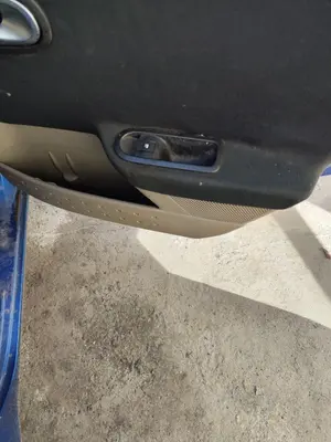 Foto de ELEVALUNAS TRASERO DERECHO RENAULT MEGANE II BERLINA 5P 1.5 dCi Diesel (101 CV / 74 KW)