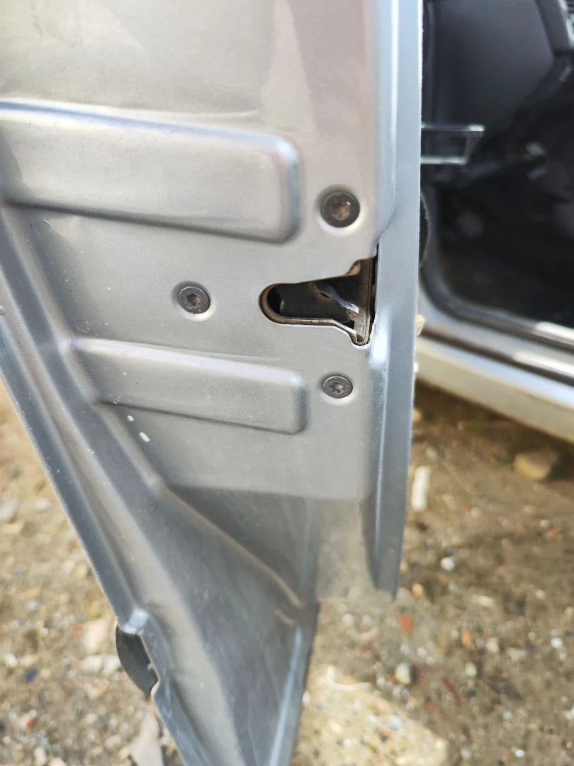 Foto de CERRADURA PUERTA DELANTERA IZQUIERDA PEUGEOT 307 BREAK/ SW (S2) 2.0 16V HDi FAP CAT (RHR / DW10BTED4) (136 CV / 100 KW)