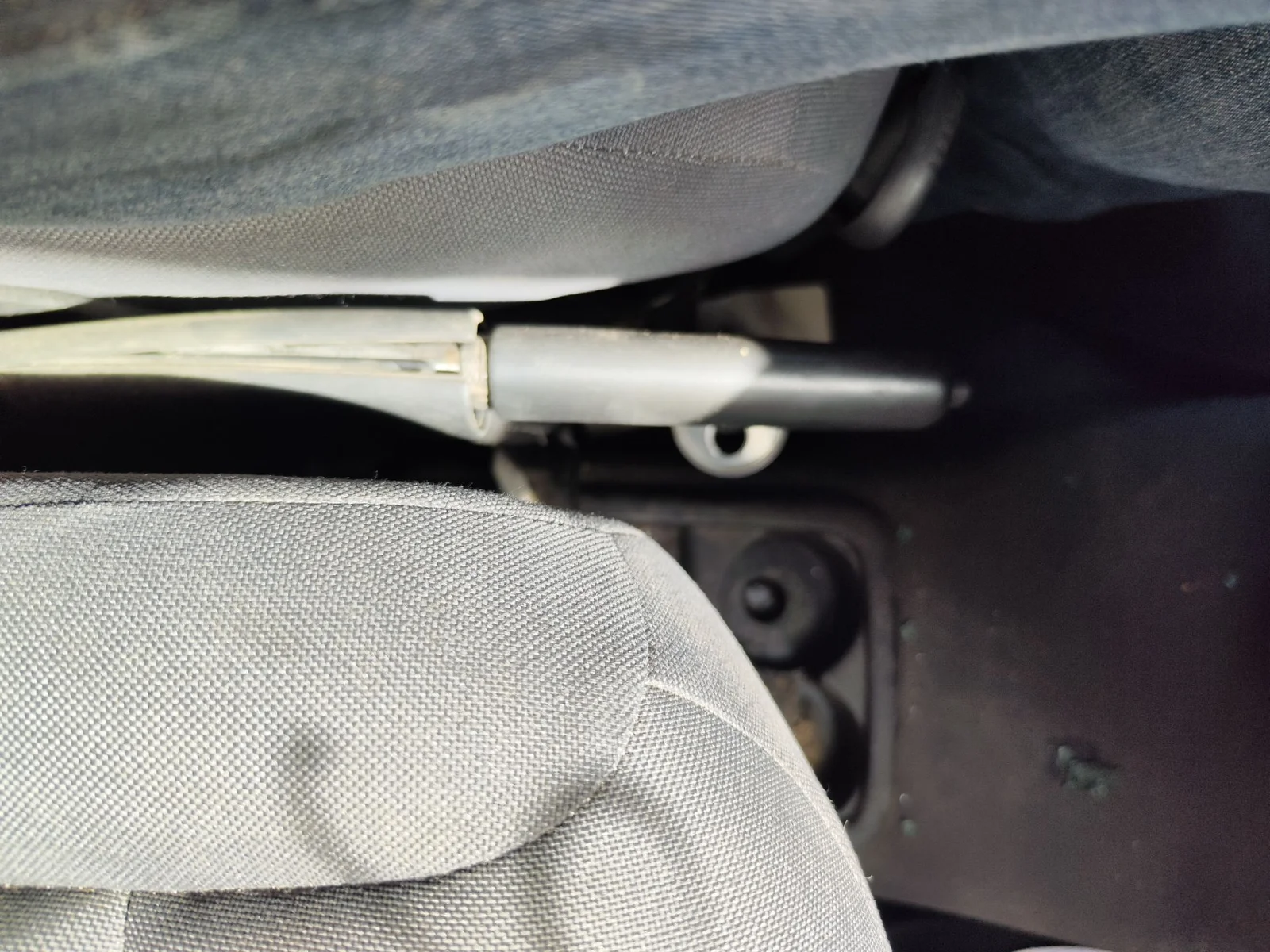 Foto de PALANCA FRENO CITROEN BERLINGO FURGÓN 1.6 Blue-HDI FAP (99 CV / 73 KW)