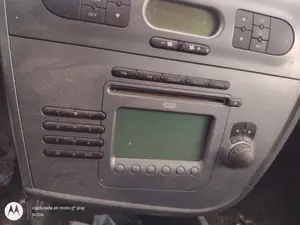 Foto de SISTEMA AUDIO / RADIO CD SEAT LEON (1P1) 1.9 TDI (105 CV / 77 KW)
