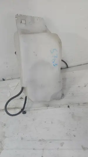 Foto de DEPOSITO LIMPIA NISSAN QASHQAI (J10) 2.0 16V CAT (141 CV / 104 KW) referencia 289101D000 foto 2
