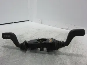 Foto de MANDO MULTIFUNCION OPEL ASTRA F BERLINA 1.6 CAT (101 CV / 74 KW) referencia 7844256 foto 7
