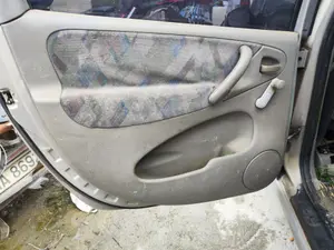 Foto de GUARNECIDO PUERTA TRASERA IZQUIERDA CITROEN XSARA PICASSO 2.0 HDi CAT (RHY / DW10TD) (90 CV / 66 KW)