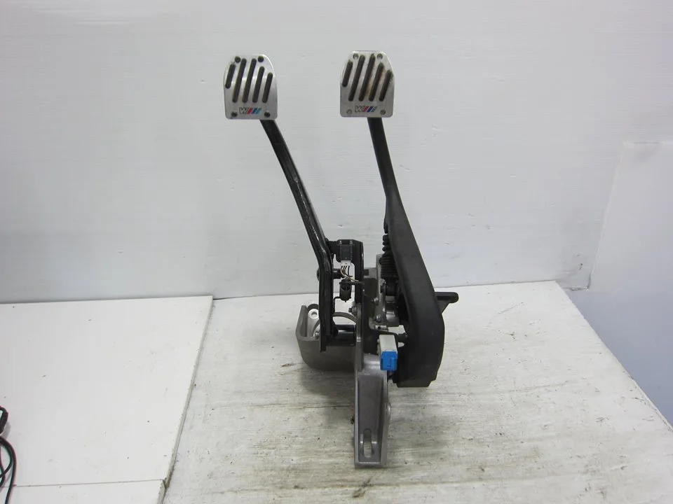 Foto de PEDAL FRENO BMW SERIE X5 (E53) 3.0 24V CAT (231 CV / 170 KW) referencia FHL01001101
