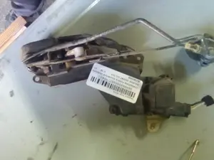 Foto de CERRADURA PUERTA DELANTERA DERECHA HYUNDAI ACCENT (LC) referencia 9574825000