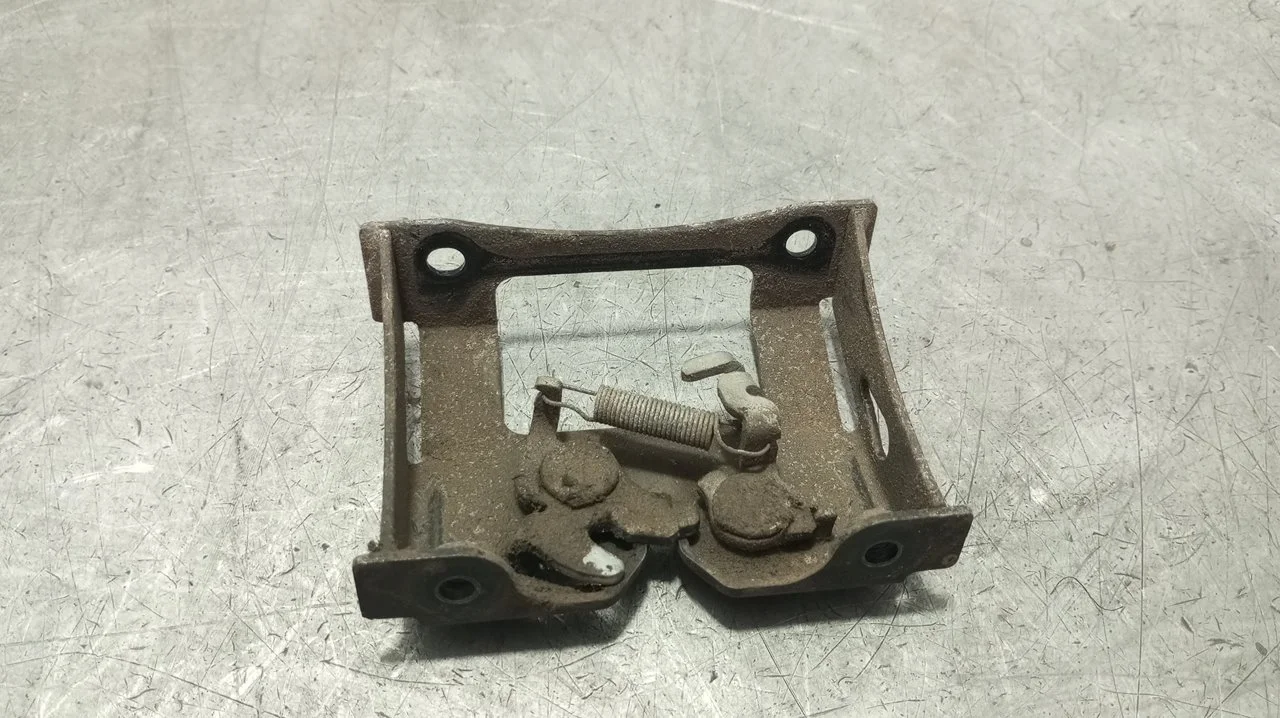 Foto de CERRADURA ASIENTO HONDA SH 300I 279 cm3 - 20 kW (27 CV / 20 KW)