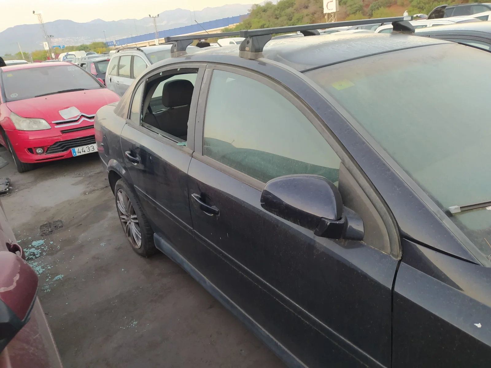 Foto de PUERTA TRASERA DERECHA OPEL VECTRA C BERLINA 2.0 DTI (101 CV / 74 KW) referencia 93175837