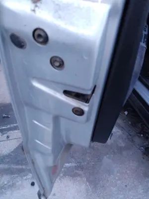 Foto de CERRADURA PUERTA DELANTERA IZQUIERDA VOLKSWAGEN PASSAT BERLINA (3B3) 1.9 TDI (131 CV / 96 KW)