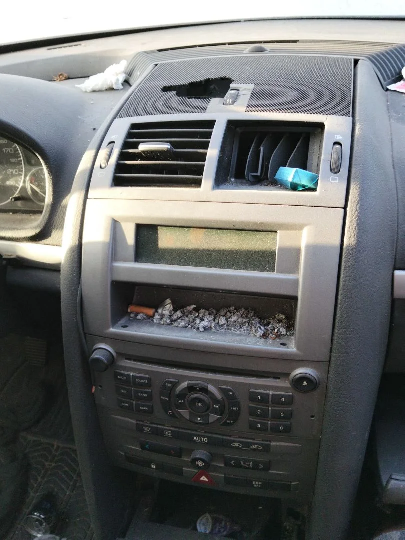Foto de CONSOLA CENTRAL PEUGEOT 407 1.6 HDi FAP CAT (9HZ / DV6TED4) (109 CV / 80 KW)