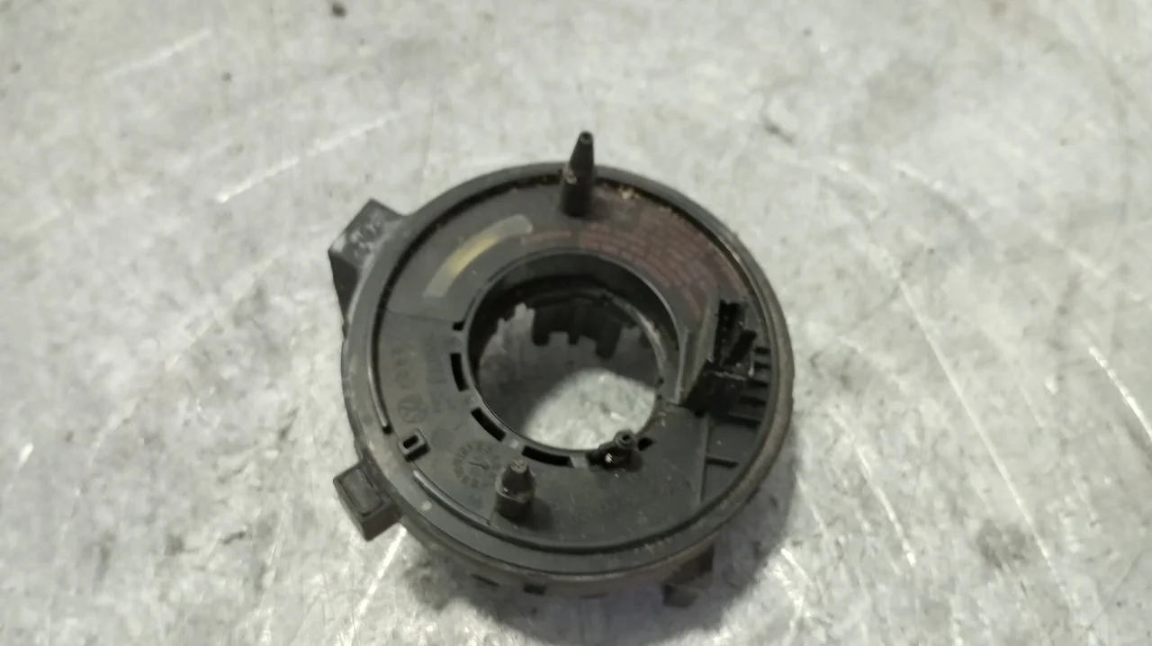 Foto de ANILLO AIRBAG AUDI A4 BERLINA (B5) 1.9 TDI (90 CV / 66 KW) referencia 1J0959863B