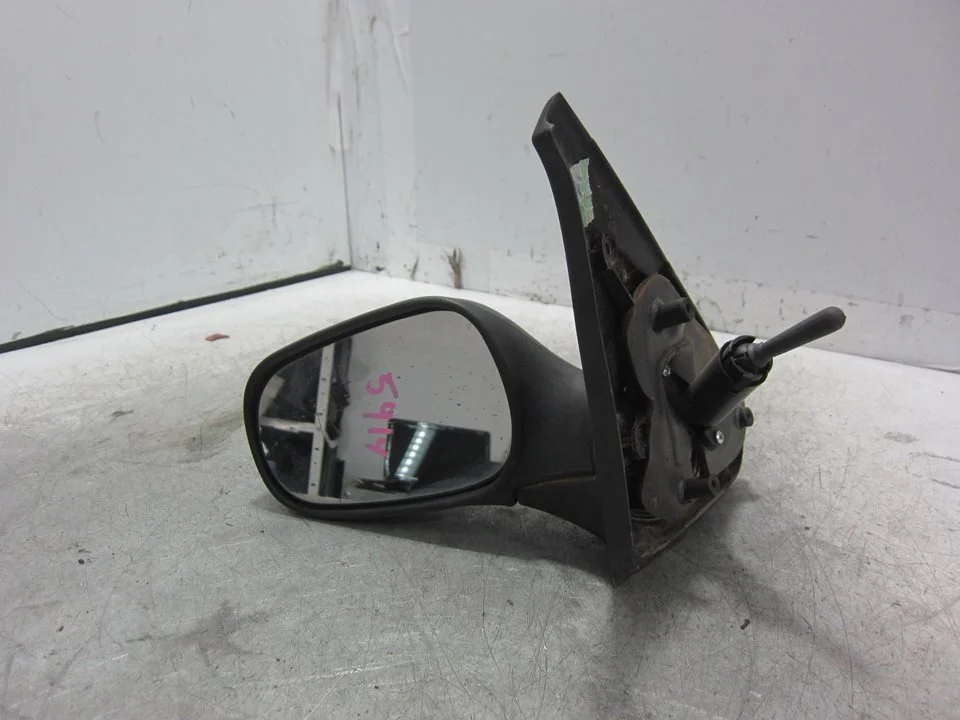 Foto de RETROVISOR IZQUIERDO RENAULT CLIO II FASE I (B/CB0) 1.2 (58 CV / 43 KW) referencia E9044132