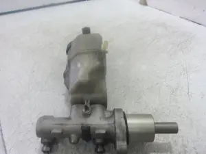 Foto de BOMBA FRENO PEUGEOT 407 1.6 HDi FAP CAT (9HZ / DV6TED4) (109 CV / 80 KW) referencia 9646980980 foto 4