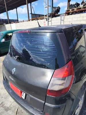 Foto de PORTON TRASERO RENAULT SCENIC II (JM) 1.9 dCi Diesel (120 CV / 88 KW) referencia 901001629R foto 4