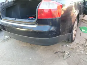 Foto de PARAGOLPES TRASERO AUDI A4 BERLINA (8E) 1.9 TDI (131 CV / 96 KW) foto 2