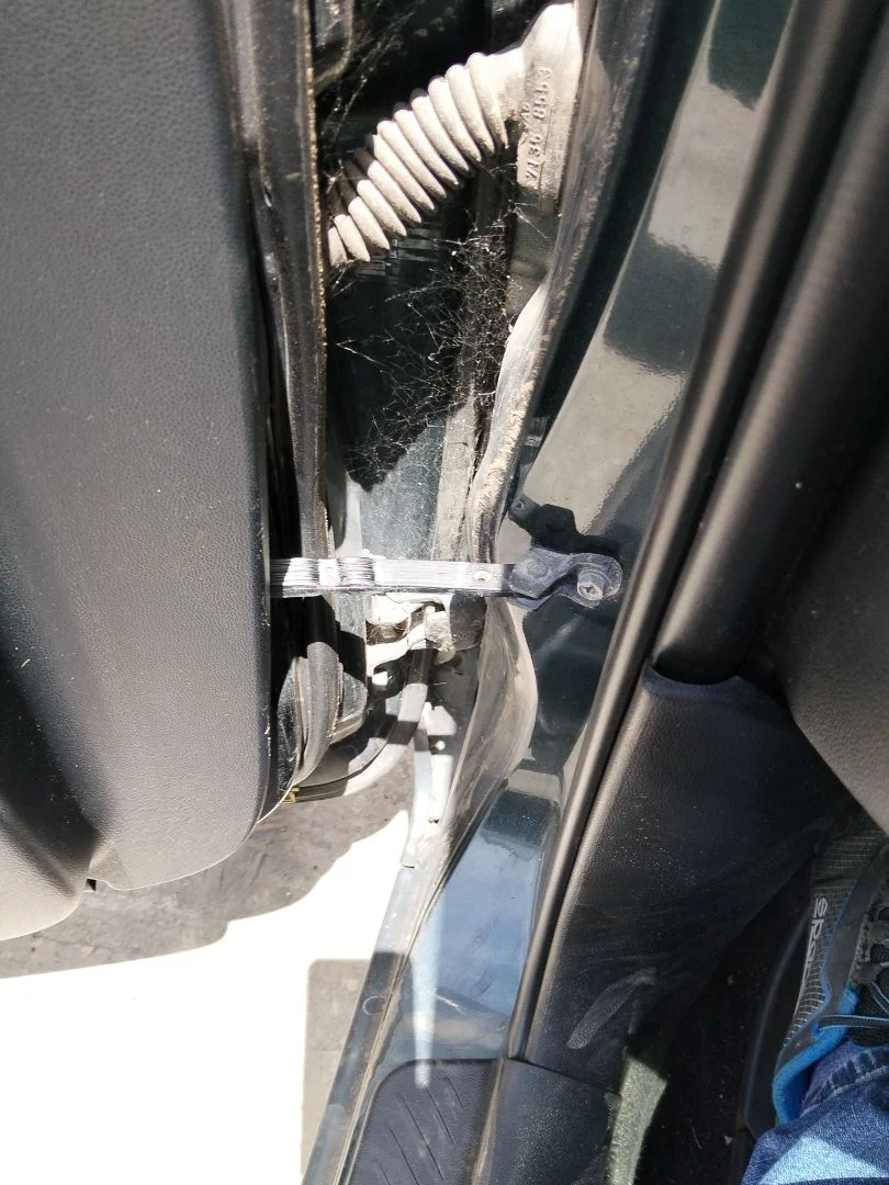 Foto de RETENEDOR PUERTA MAZDA 3 BERLINA (BK) 1.6 16V CAT (105 CV / 77 KW) referencia BP4K-58-270G