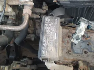 Foto de CAJA RELES / FUSIBLES NISSAN ALMERA TINO (V10M) 2.2 dCi Diesel CAT (112 CV / 82 KW)