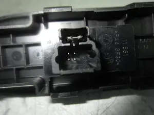 Foto de MANDO ELEVALUNAS TRASERO DERECHO PEUGEOT 307 BREAK/ SW (S2) referencia 53269709 foto 3