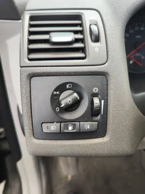 Foto de MANDO LUCES VOLVO V50 FAMILIAR 2.0 Diesel CAT (136 CV / 100 KW) referencia 8682868