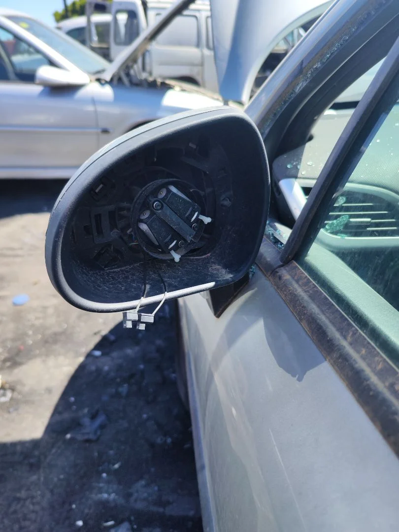Foto de RETROVISOR IZQUIERDO PEUGEOT 207 1.4 (73 CV / 54 KW) referencia 8149ZG