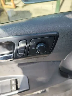 Foto de MANDO RETROVISOR VOLKSWAGEN POLO IV (9N1) 1.4 16V (75 CV / 55 KW)