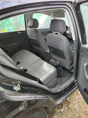 Foto de GOMAS CONTORNO PUERTA VOLKSWAGEN GOLF PLUS V (5M1) 1.9 TDI (105 CV / 77 KW)