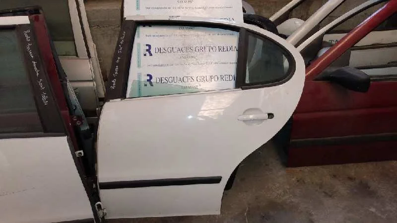 Foto de PUERTA TRASERA IZQUIERDA SEAT TOLEDO (1M2)