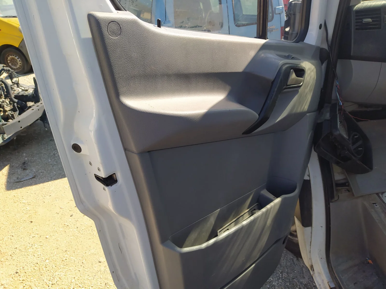 Foto de ELEVALUNAS DELANTERO IZQUIERDO MERCEDES-BENZ SPRINTER II CAMIÓN DOKA 2.1 CDI CAT (129 CV / 95 KW) referencia A9067200046